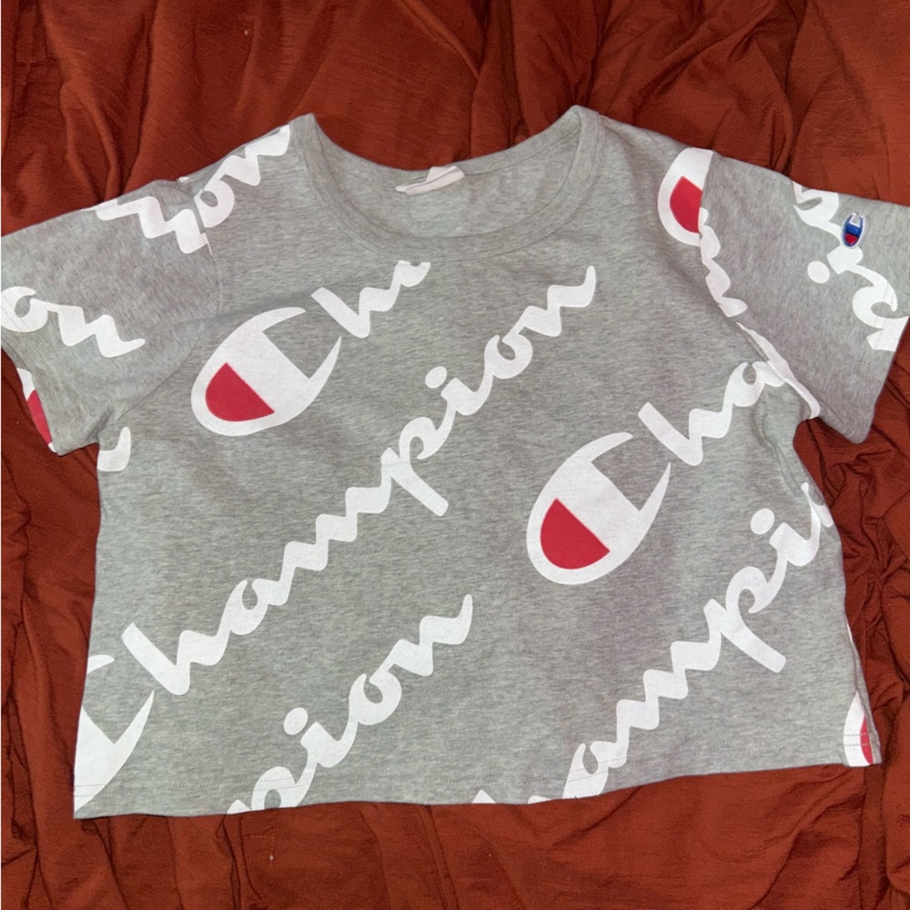 Champion Heritage Logo Crop Top - Size L - Trendy Athletic Style